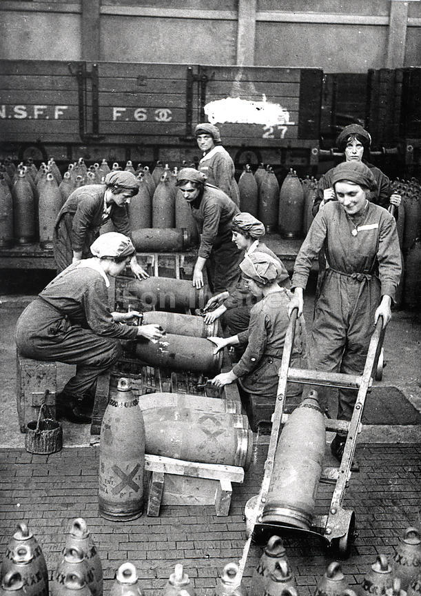 Operaie inglesi - Fabbrica Artiglieria - 1 GM